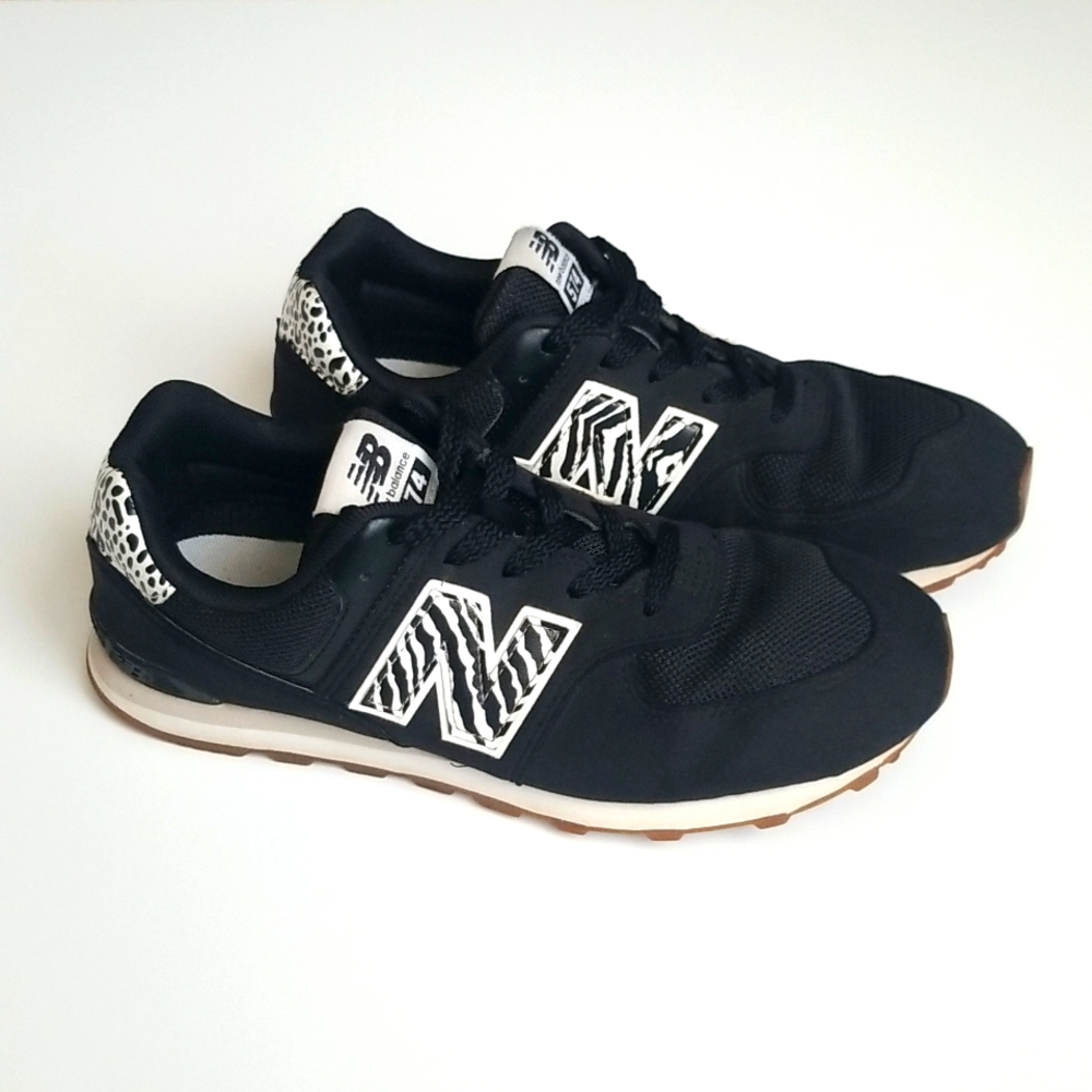 New Balance 574 shoes for big girl, size 5.5;
